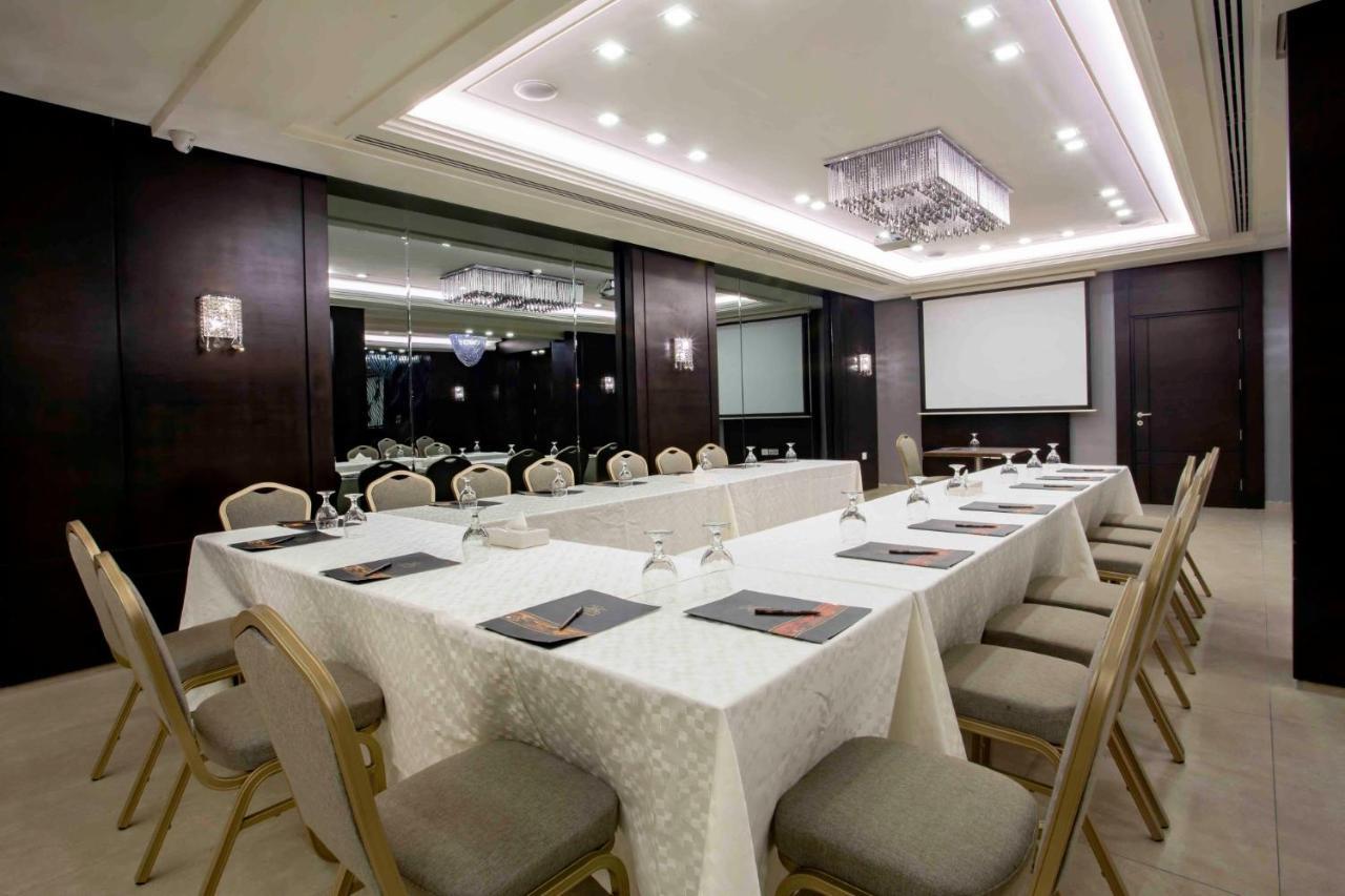 Retaj Hotel Аман Екстериор снимка