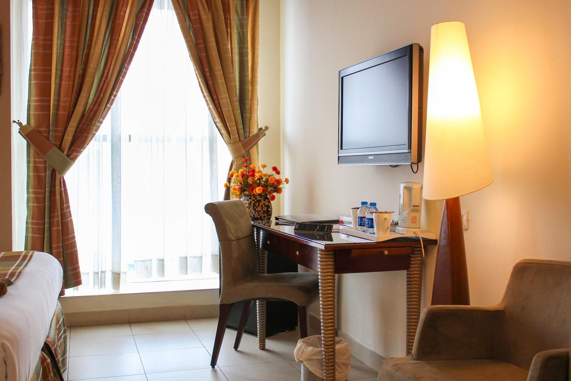 Retaj Hotel Аман Екстериор снимка