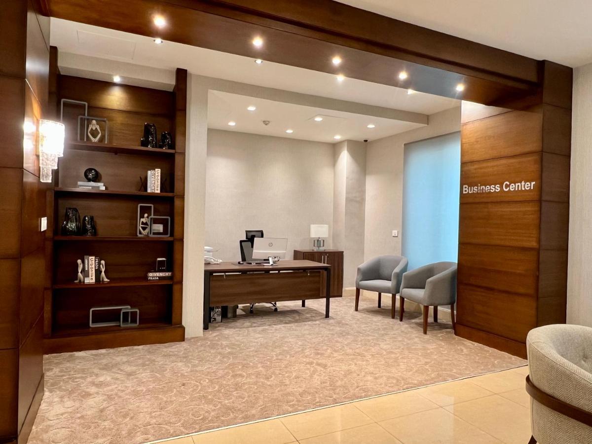 Retaj Hotel Аман Екстериор снимка