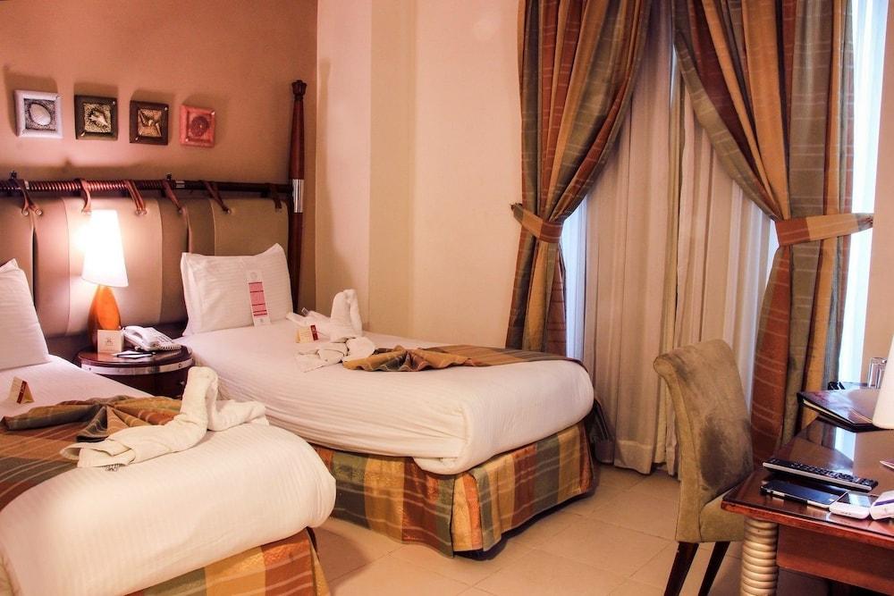 Retaj Hotel Аман Екстериор снимка