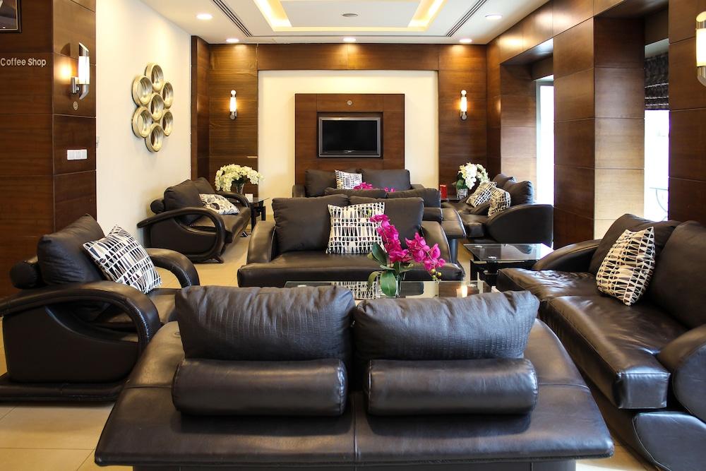 Retaj Hotel Аман Екстериор снимка