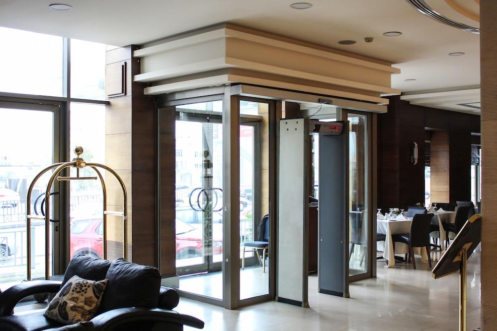 Retaj Hotel Аман Екстериор снимка