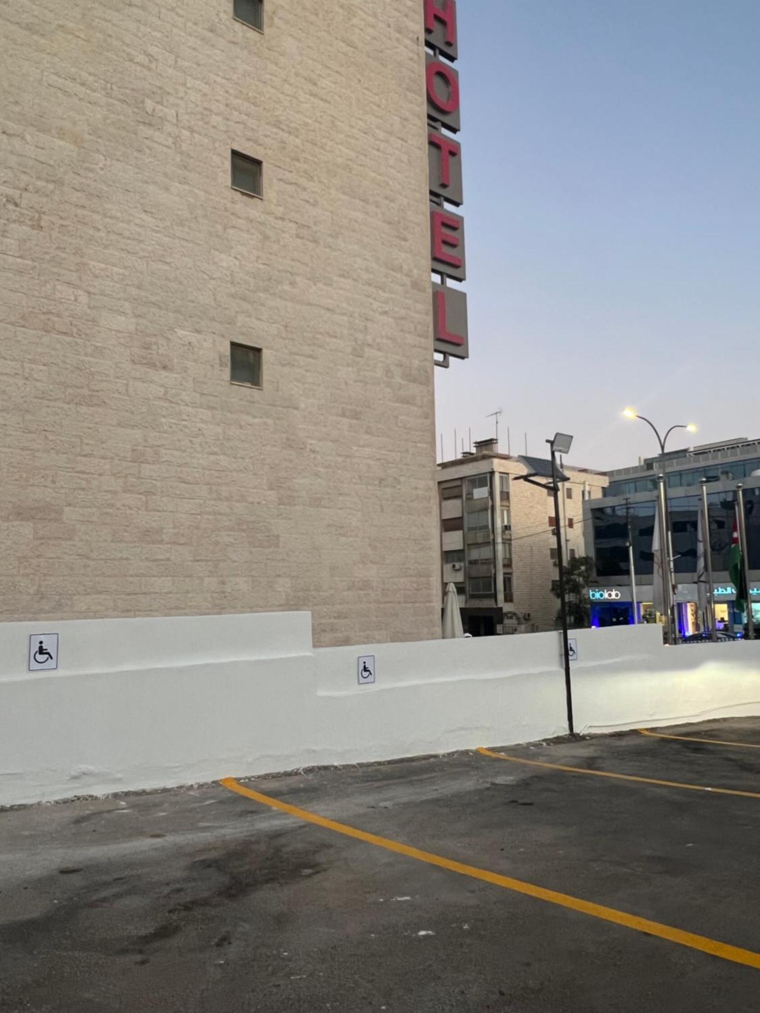 Retaj Hotel Аман Екстериор снимка
