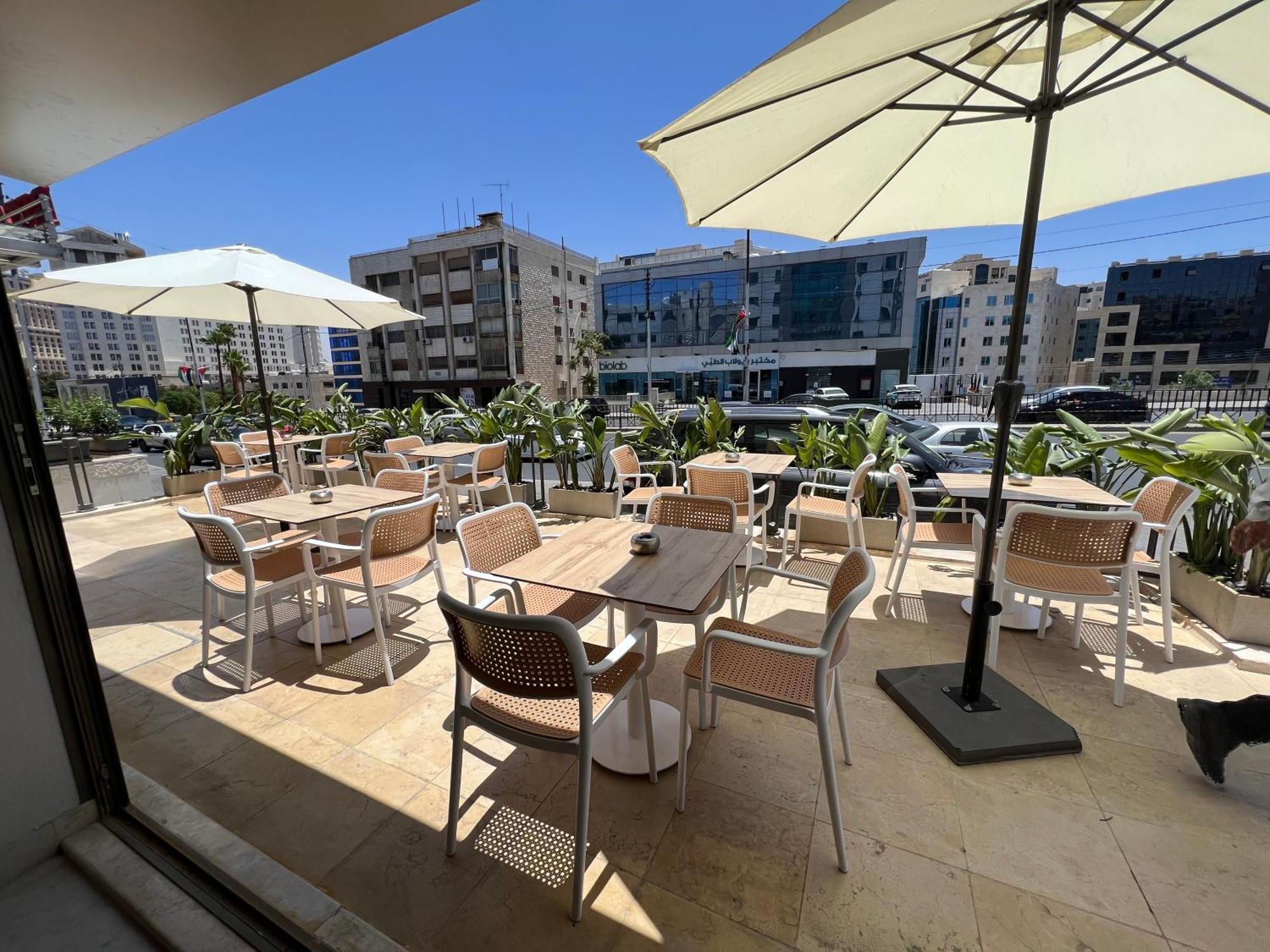 Retaj Hotel Аман Екстериор снимка